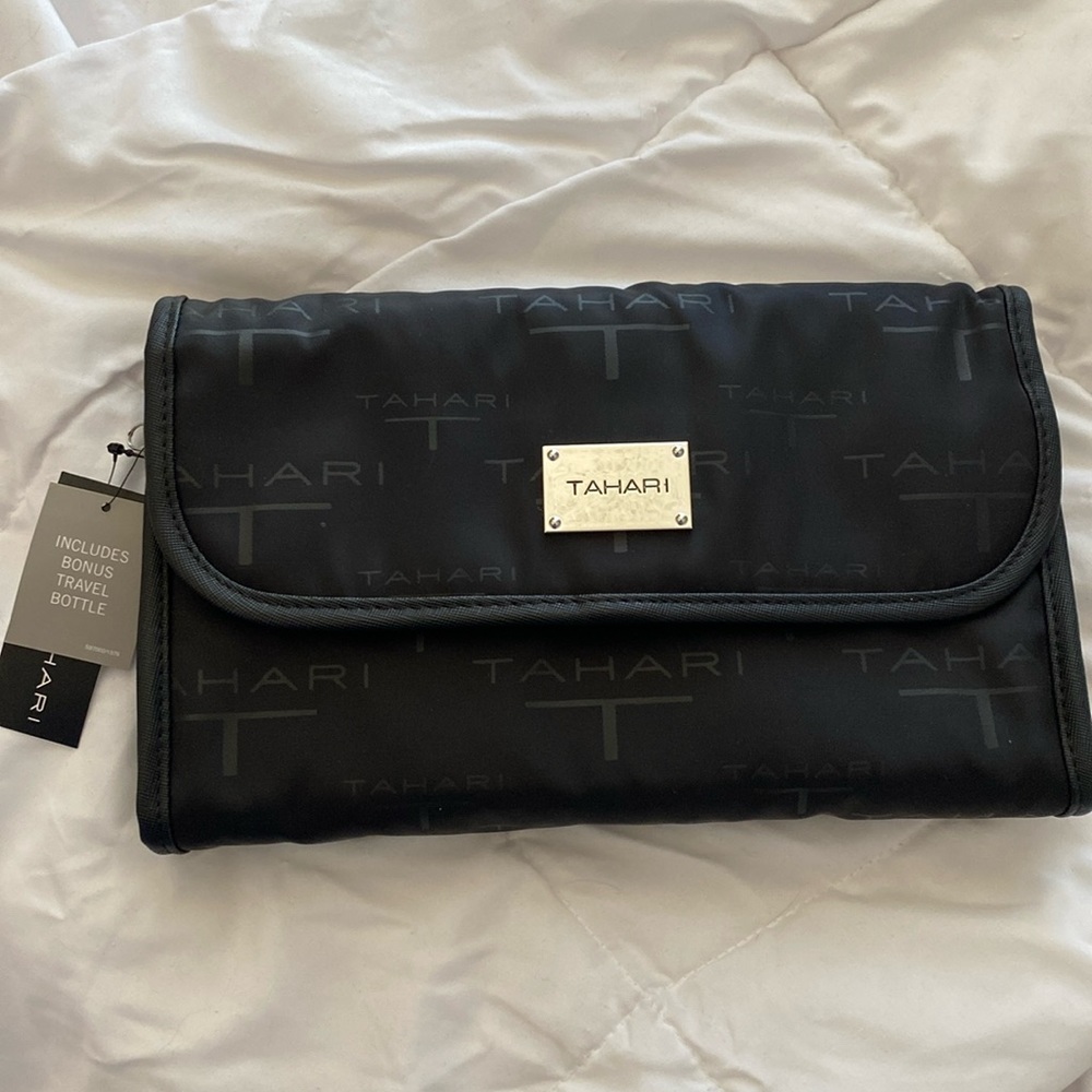 TAHARI Travel Hanging Case